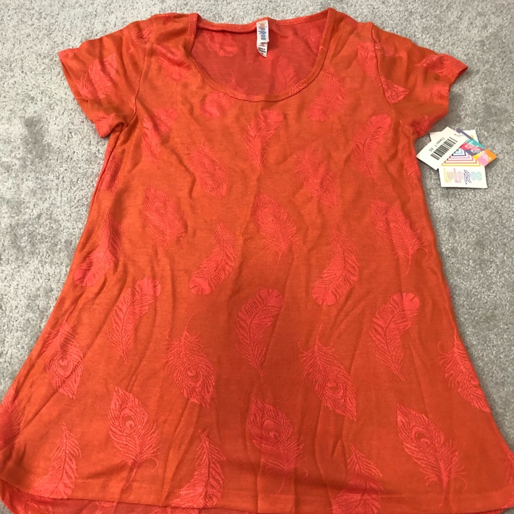 Classic tee lularoe